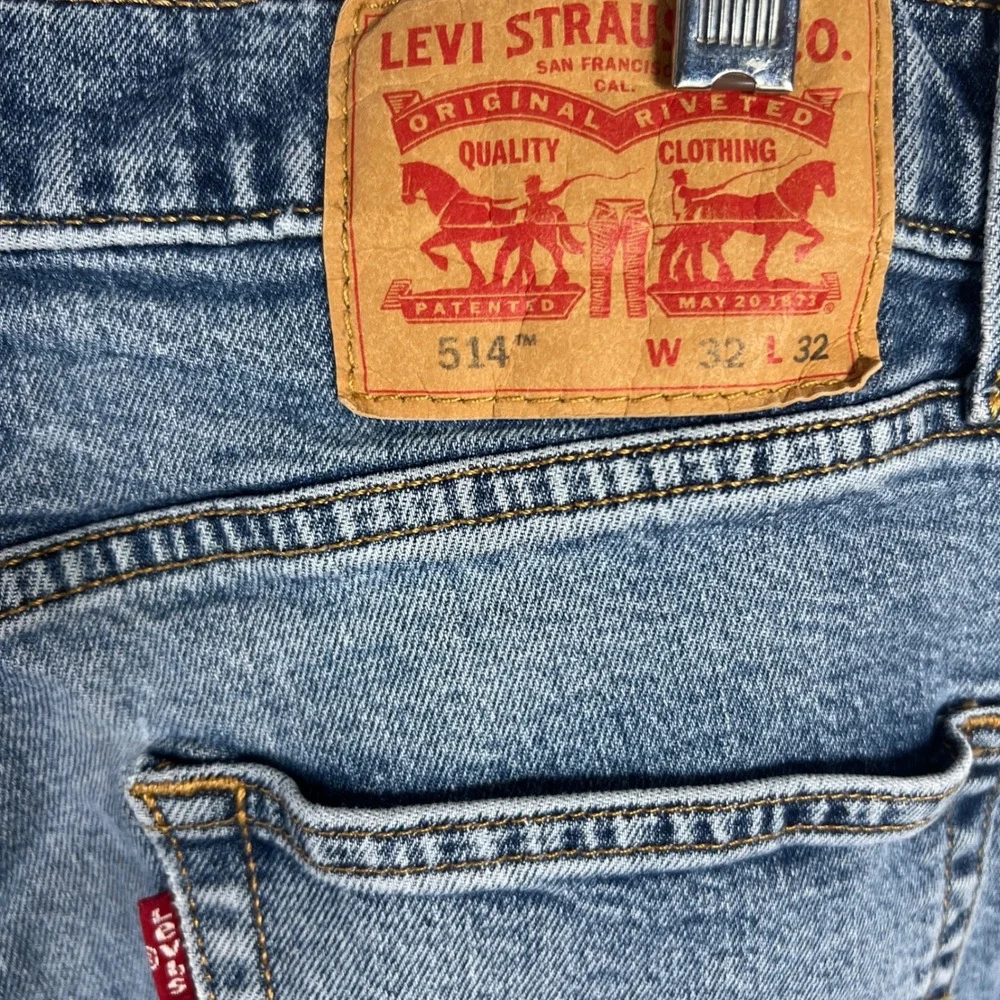 Levi Strauss 514 Straight Fit Jeans Mens‎ W32 L32 Medium Wash Denim Distressed